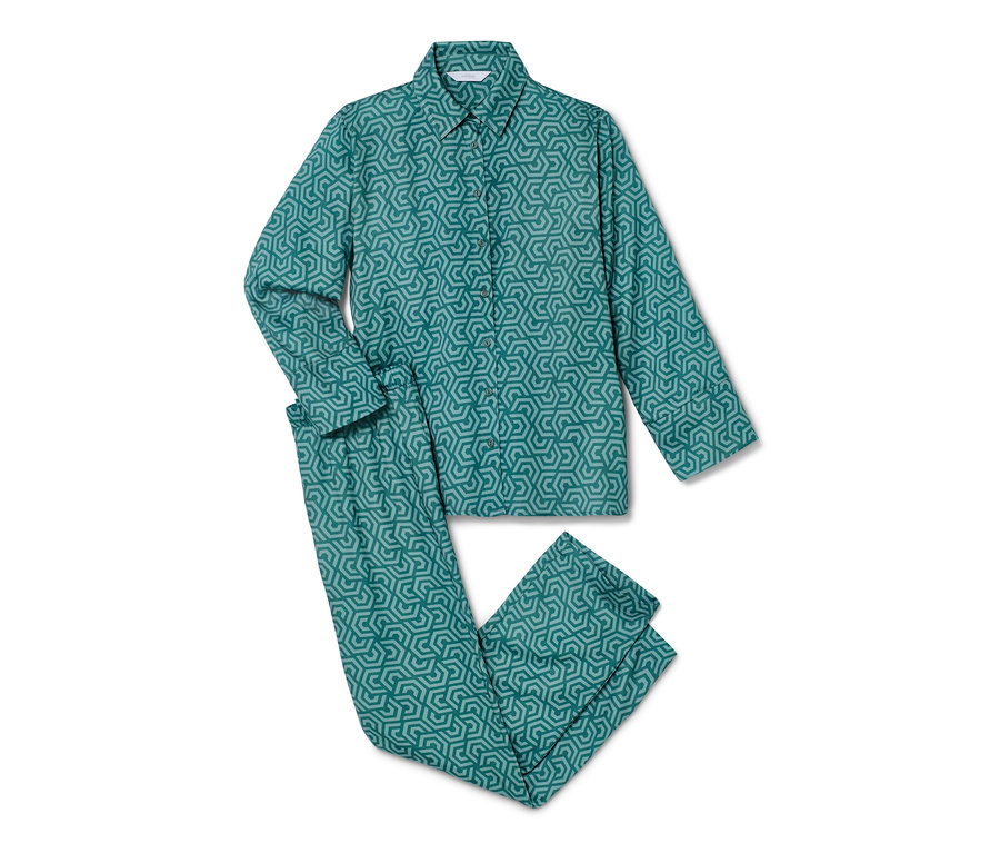 Grüner Pyjama mit geometrischem Muster.