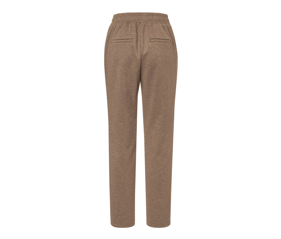 Detailansicht der Rückseite einer beigen Joggpants.