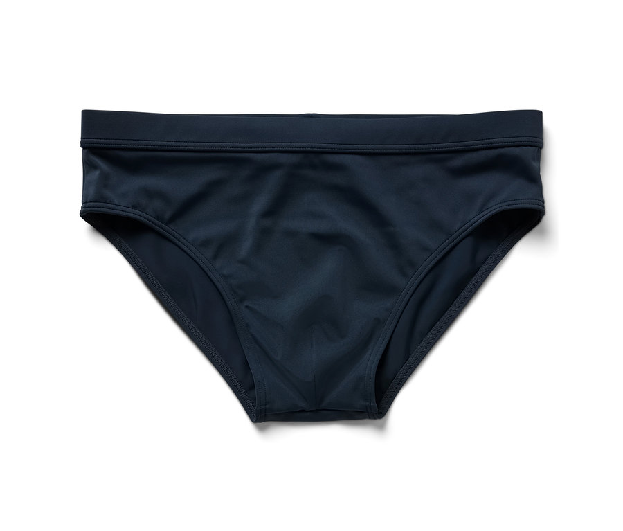 Eine blaue Badehose auf einem weißen Hintergrund.