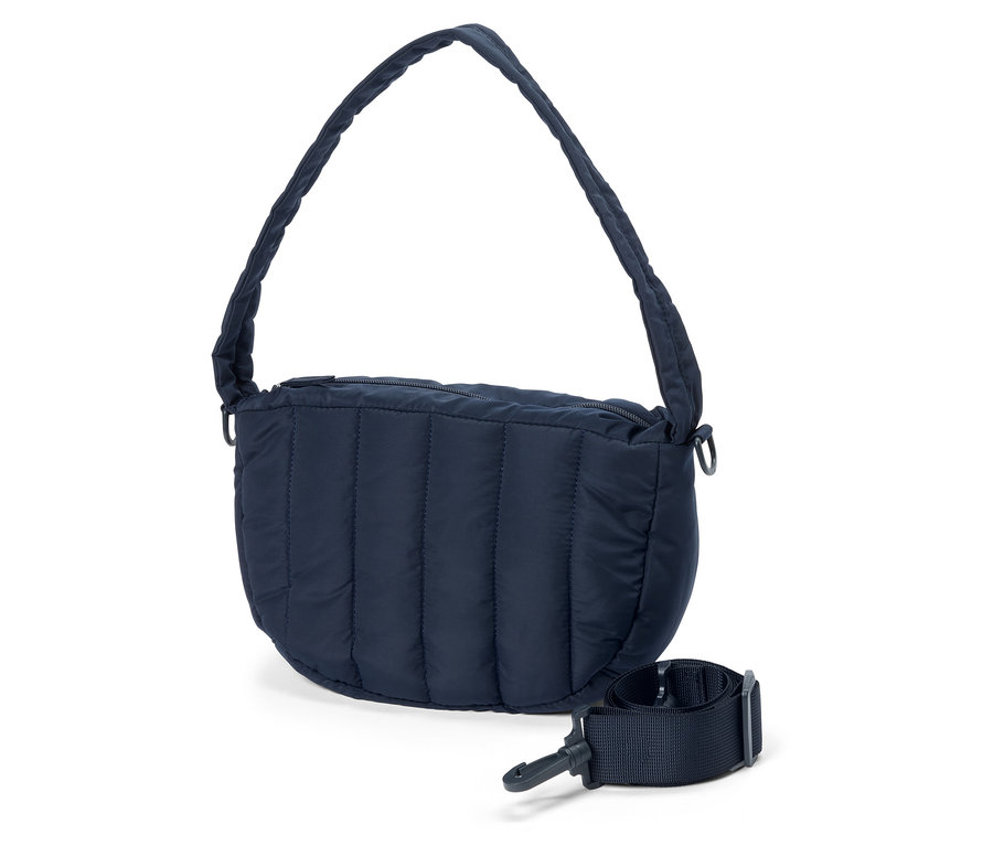 Marineblaue, gesteppte Handtasche mit kurzem Henkel und abnehmbarem Gurt.