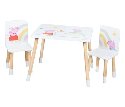 Kindertisch mit zwei Stühlen mit Peppa Pig Motiven.