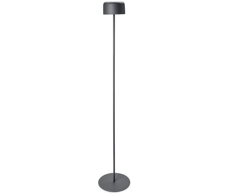 Eine graue Stehlampe steht auf einem weißen Hintergrund.