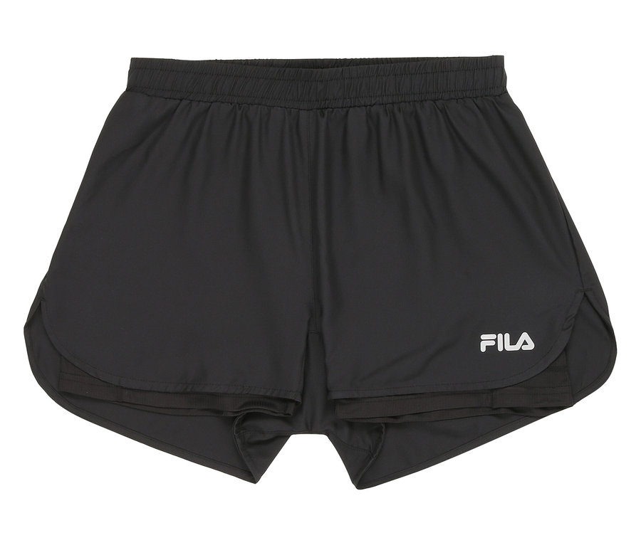 Schwarze FILA Damen-Funktionsshorts, frontal aufgenommen.