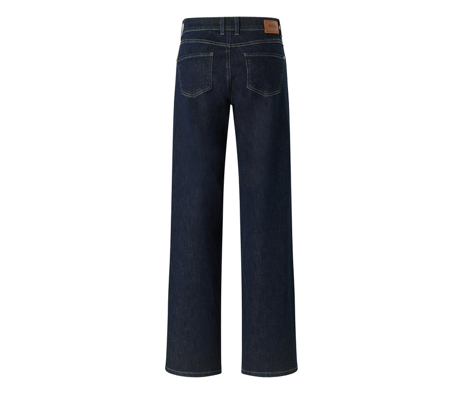 Dunkelblaue Jeans von hinten, mit weitem Bein, zwei Gesäßtaschen und einem braunen Etikett am Bund.