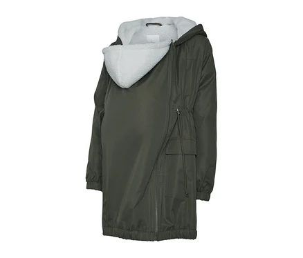 Olivgrüne MAMALICIOUS 3-in-1-Jacke »LISE« mit weißem Teddyfutter in der Kapuze und einem Einsatz für Schwangerschaft/Babytragen.