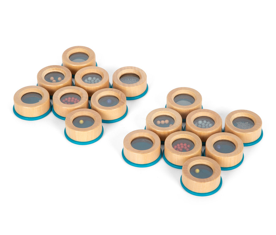 Zwei Sets des small foot Hör- und Fühl-Memo »Sensory« Memo-Spiels auf weißem Hintergrund.