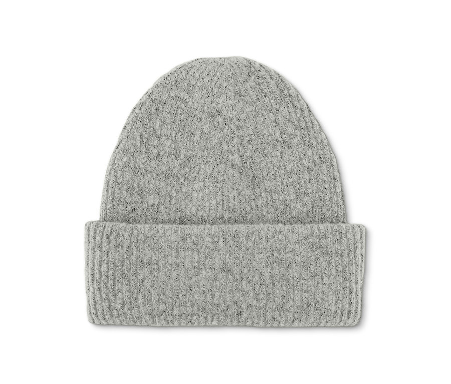 Graue Strickmütze.