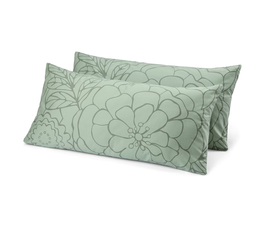 Zwei Perkal-Kopfkissenbezüge mit floralem Muster, je ca. 80 x 40 cm.