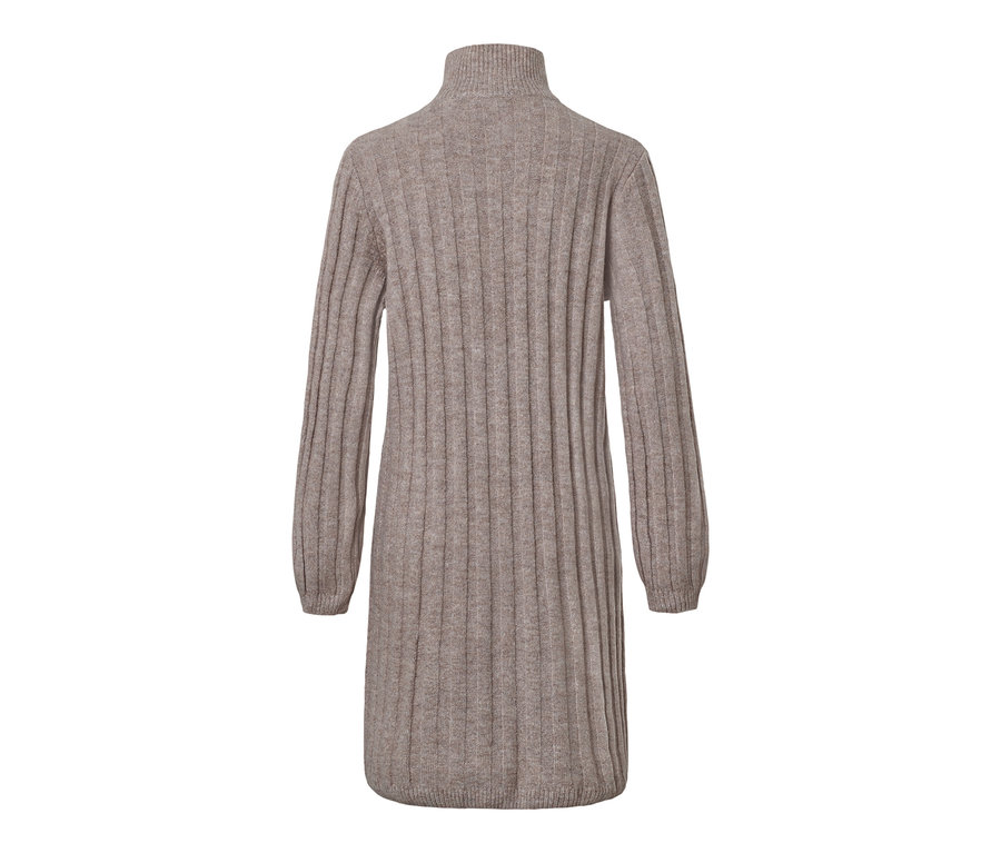 Rückansicht eines gerippten Strickkleids mit Stehkragen.
