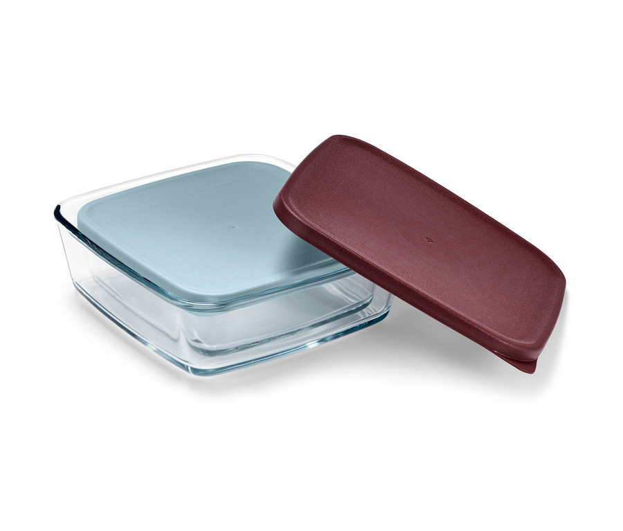 Zwei Glas-Auflaufformen mit Deckel.