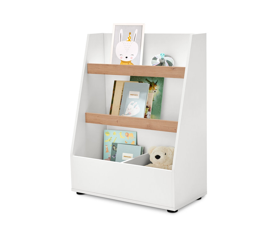 Weißes Stufenregal mit Hasenbild, Büchern und einem Teddybär.