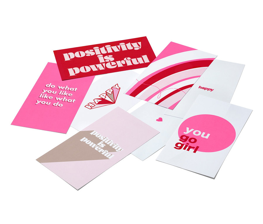 Ein Set aus Postkarten/Minibildern mit verschiedenen positiven Botschaften und Designs in Rosatönen.