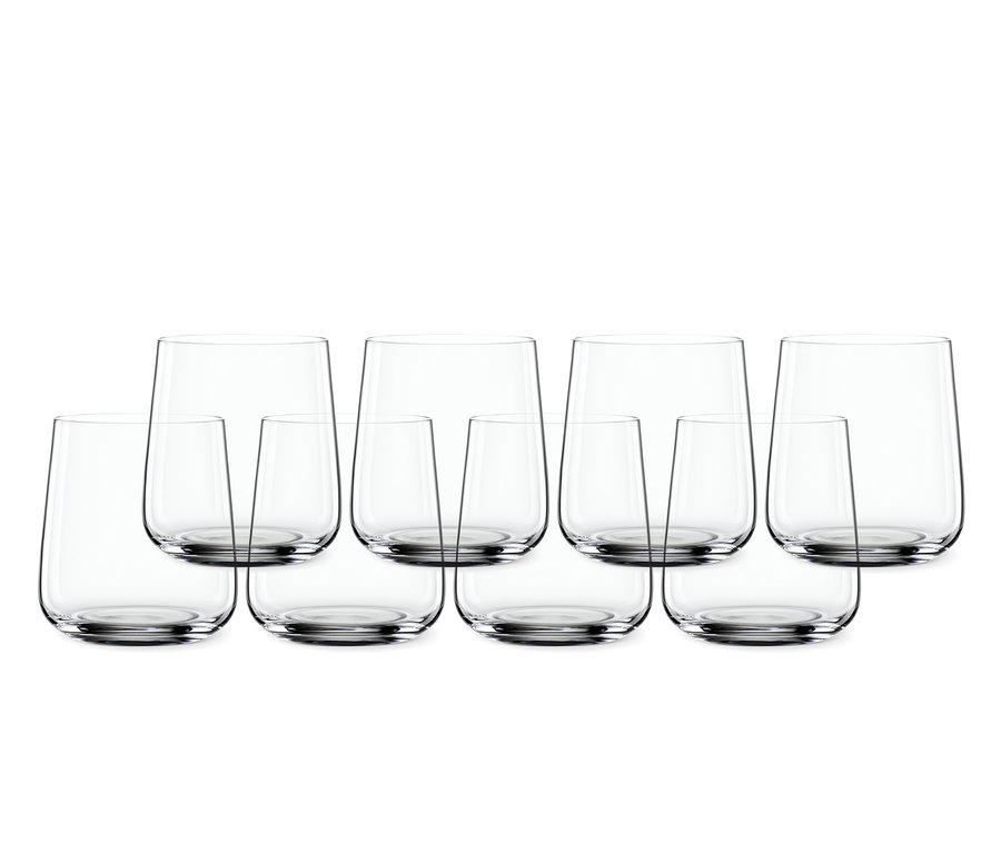 Acht Spiegelau Wassergläser »Style« im 8er-Set, in zwei Reihen angeordnet.