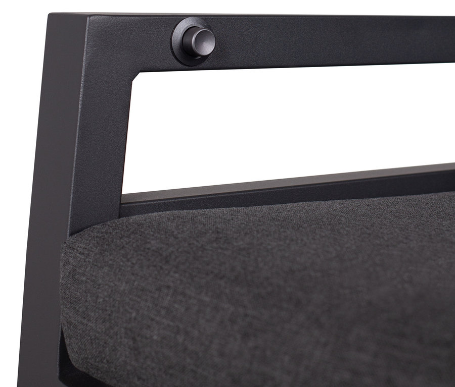 Detailansicht eines grauen deVries Montana Alu-Dining-Sessels.