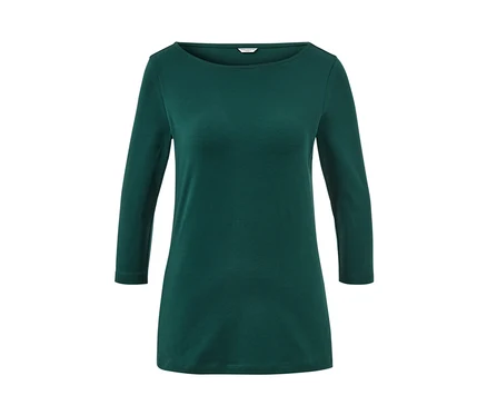 Dunkelgrünes Shirt mit 3/4-Arm.