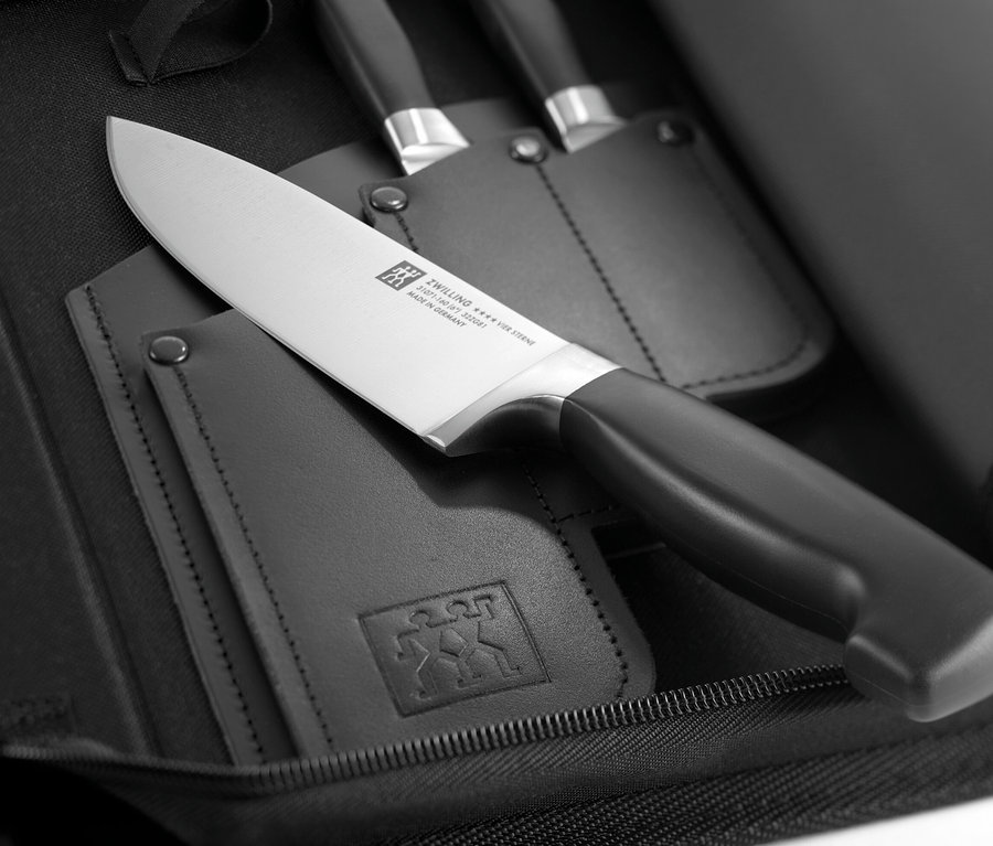 ZWILLING Messer-Traveller-Set Messer in schwarzer Scheide.