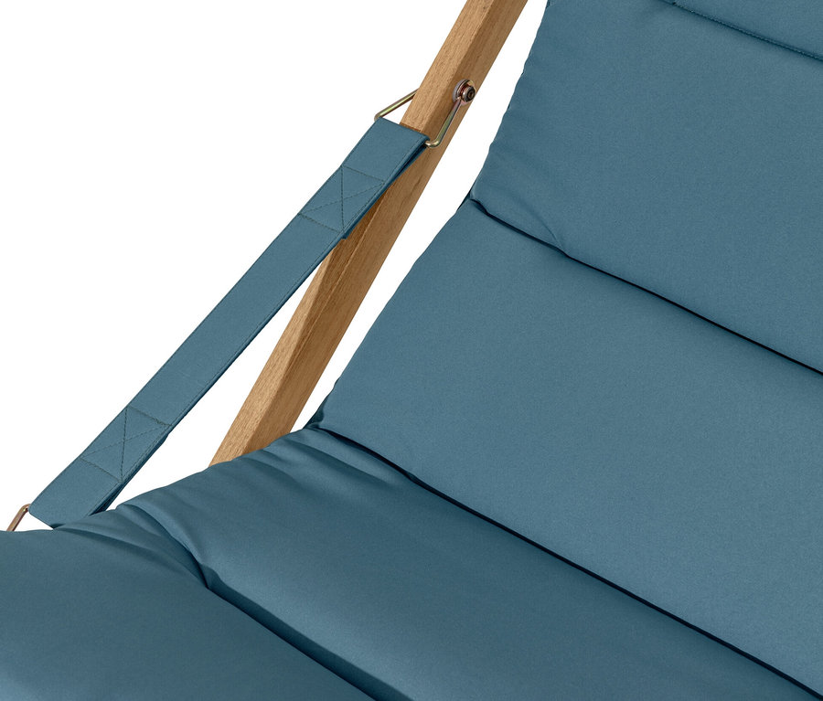 Detailansicht eines blaugrauen, faltbaren Relax-Sessels.