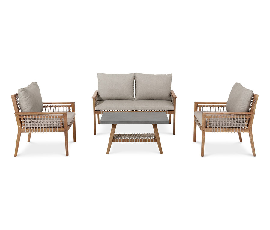Lounge-Set mit Textilgeflecht mit zwei Sesseln und einem Sofa um einen grauen Tisch.