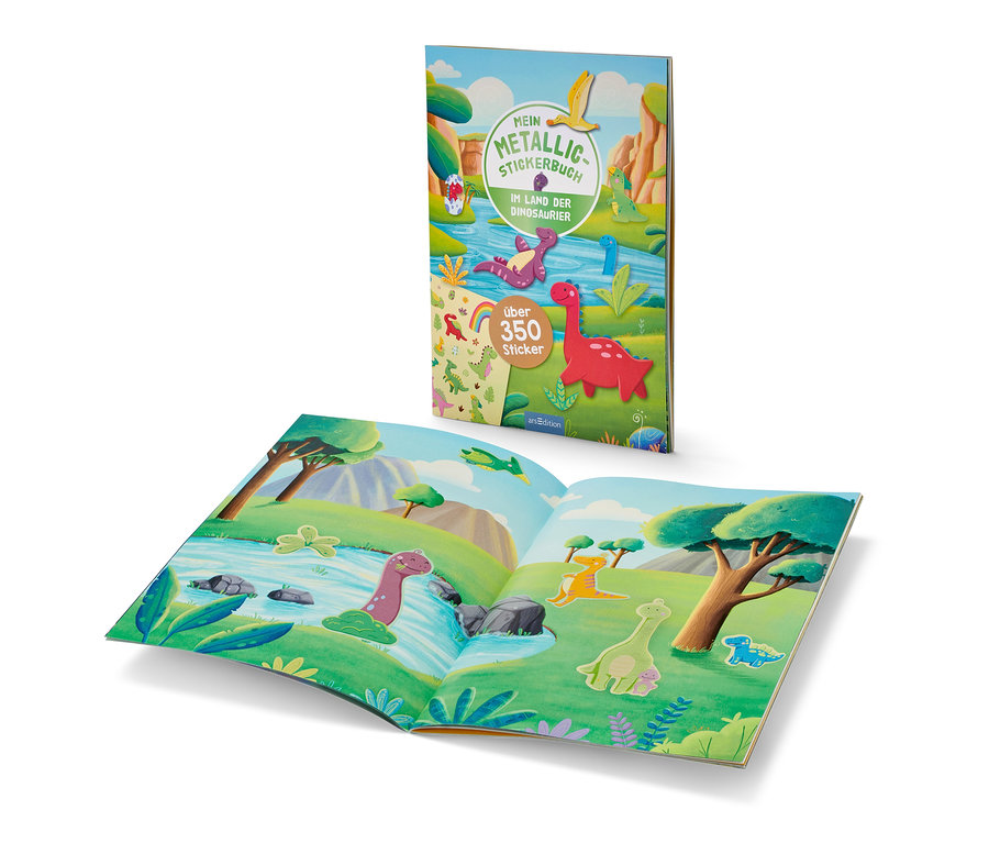 Zwei offene Bücher mit Dinosauriern.