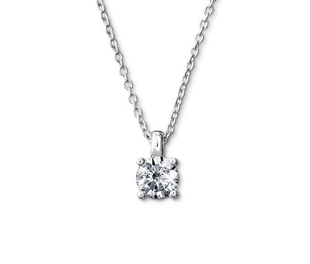Eine 925 Silber Kette Solitär auf weißem Hintergrund.