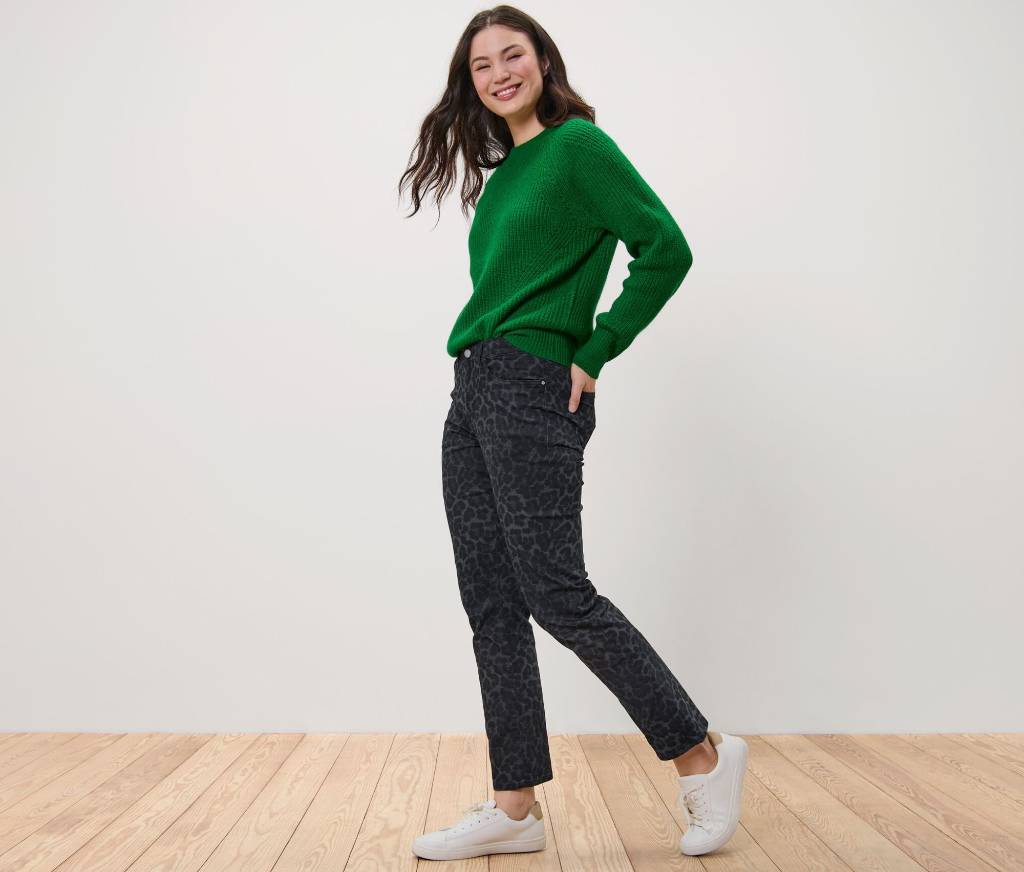 Thumbnail - Tchibo - Bedruckte Straight Jeans – Fit »Kira« - Damen - Gr. 38 - schwarz/print