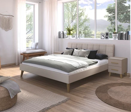 Schlafzimmer mit weißem rauch Bett »Mavi-Extra« mit Polsterkopfteil, Nachttisch und Holzregal.