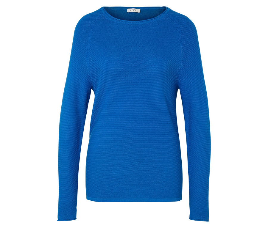 Blauer Langarmpullover auf weißem Hintergrund.
