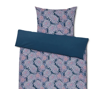 Renforcé-Bettwäsche, Normalgröße mit Blumenmuster und blauem Streifen.