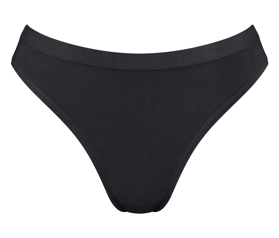 Schwarzer Damen-Slip auf weißem Hintergrund.