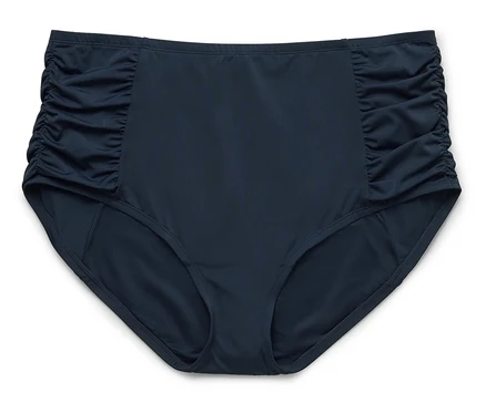 Dunkelblaue, hoch taillierte Bikinihose mit gerafften Seiten vor einem weißen Hintergrund.
