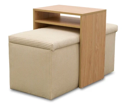 DOMO Hocker mit Tisch »Kopenhagen«, creme: zwei gerippte cremefarbene Hocker und ein heller Holztisch mit zwei Ablagen, ineinander verschachtelt.