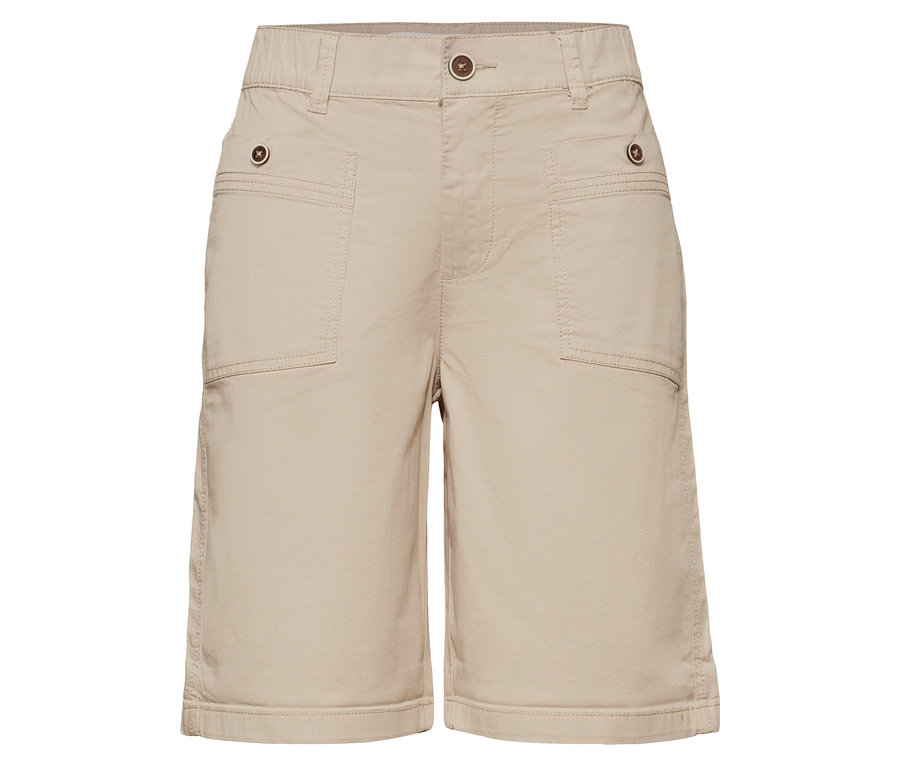 Beige Street One Bermuda »Yulius« mit Knopfverschluss, elastischem Bund und zwei aufgesetzten Vordertaschen mit Knopfdetails, flach liegend vor weißem Hintergrund.