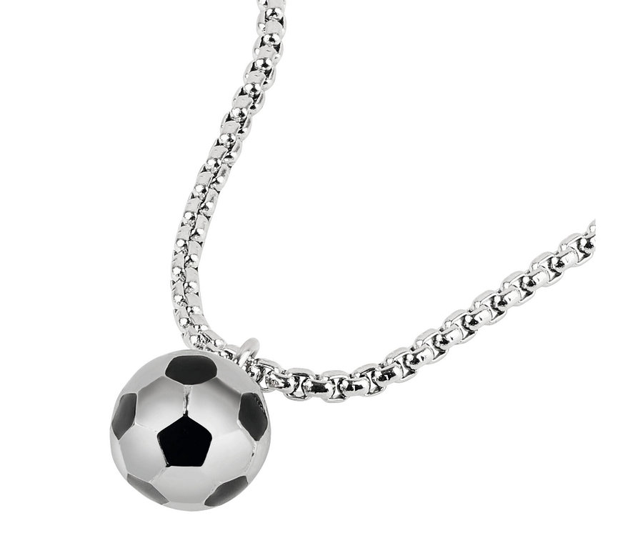 Silberfarbene Halskette mit einem schwarz-silbernen Fußballanhänger.