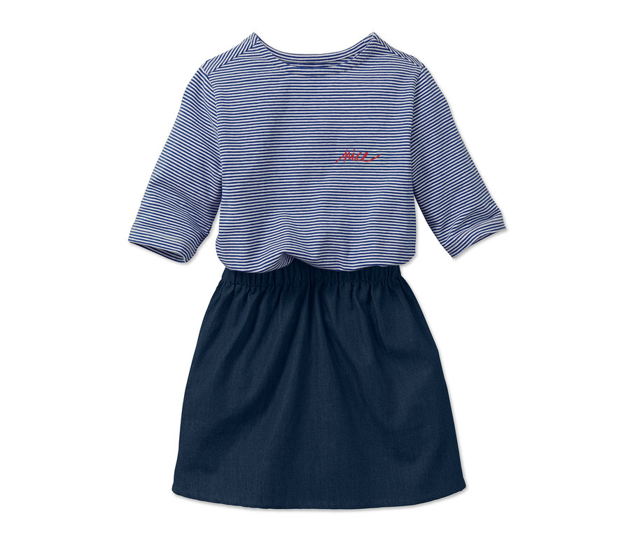 Kleid im Materialmix mit blau-weiß gestreiftem Oberteil und dunkelblauem Rock.