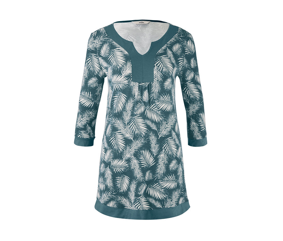 Ein bedrucktes Longshirt mit Palmenmuster.