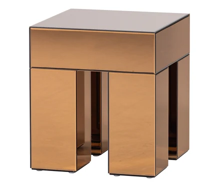 Quadratischer Beistelltisch mit bronzefarbener Spiegeloberfläche, bestehend aus einer massiven Platte und vier verspiegelten Beinen, die eine offene Basis bilden.