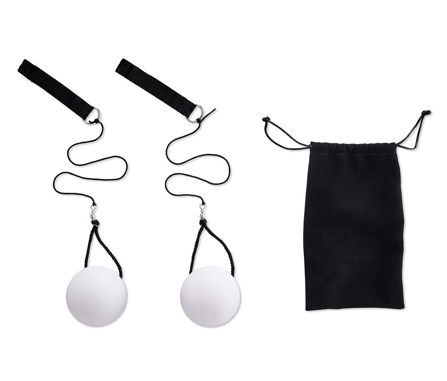 Zwei Paar LED-Pois nebeneinander und ein schwarzer Beutel.