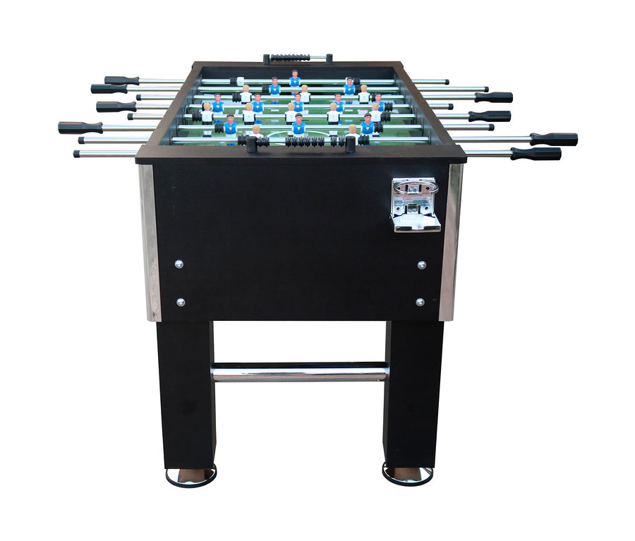 Detailansicht eines Tischfußballtisches mit blauen und weißen Spielern. Zu sehen ist ein L.A. Sports Kickertisch »Premium«.