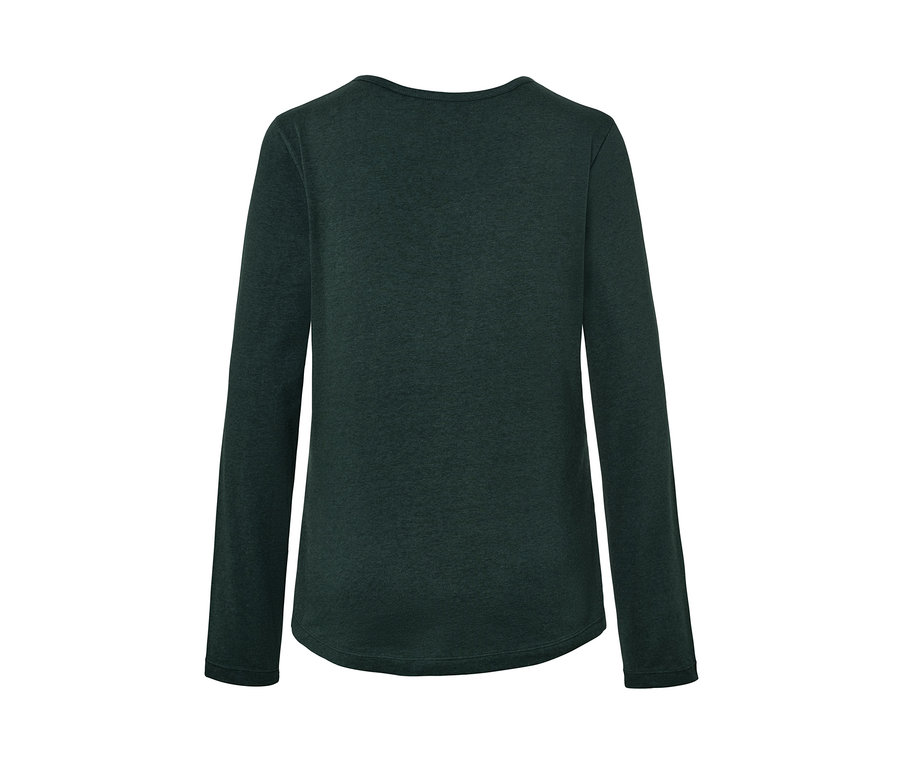 Dunkelgrüner Pyjama mit langen Ärmeln.