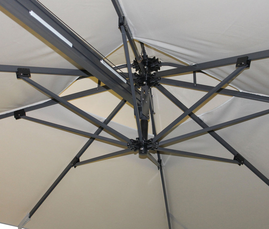 Ansicht von unten des Leco-Premium-Ampelschirm »Babylon«, ca. 300 x 300 cm.