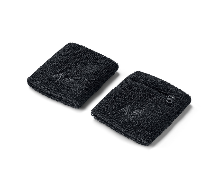 Zwei schwarze Schweißbänder.