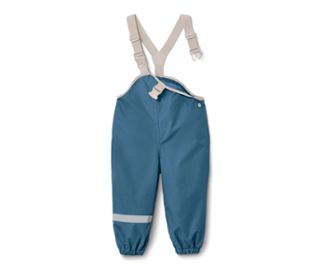 Blaue Kleinkind-Regenhose mit Latz und Reflektorstreifen.