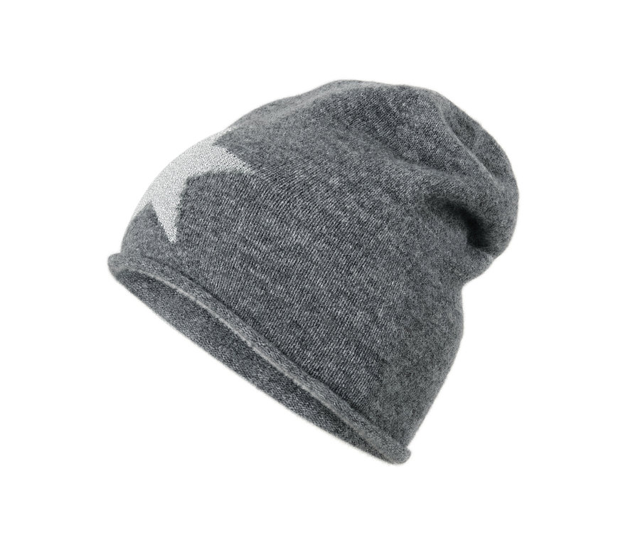 Graue Feinstrick-Beanie mit silbernem Glitzer-Stern.