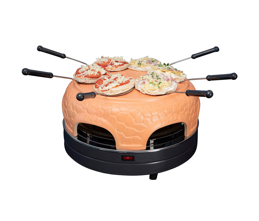 Sechs kleine Pizzen liegen auf Spateln auf einem orangefarbenen Pizzaofen für 6 Personen.