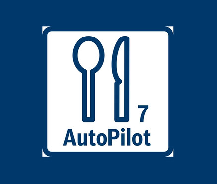 Blaues Logo mit Löffel- und Messersymbolen in einem Rahmen, darunter der Schriftzug 'AutoPilot'.
