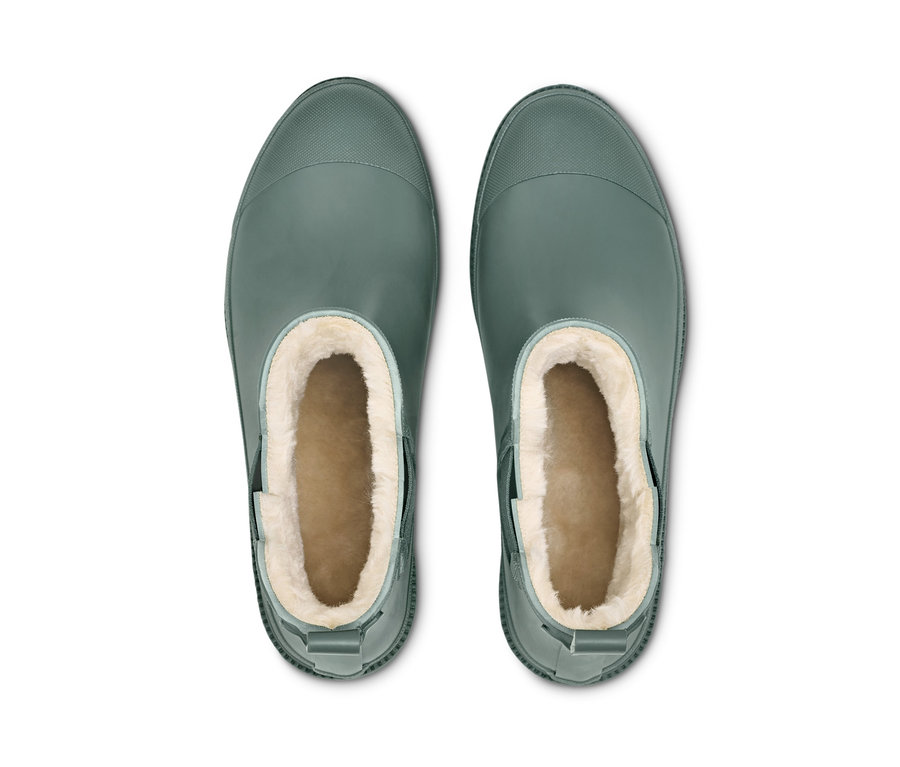 Draufsicht auf ein Paar Kinder-Regen-Chelseaboots.