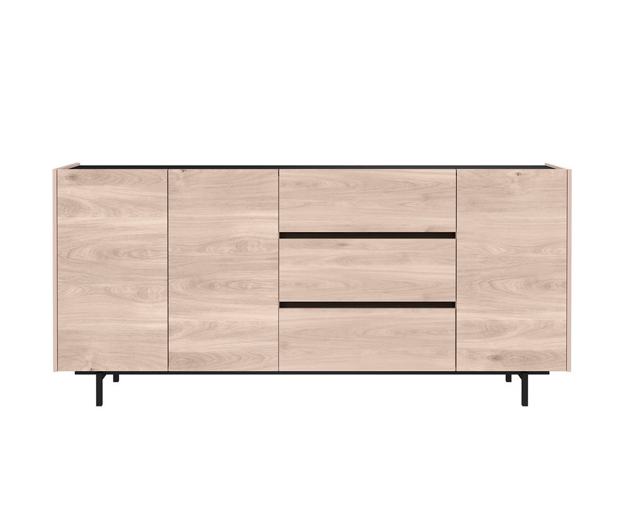 Helles Holz-Sideboard »Cantoria« mit schwarzen Akzenten.