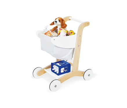 Ein weißer Pinolino Einkaufswagen »Erna«, gefüllt mit einem Stofftierhund und Spielzeug Lebensmitteln.