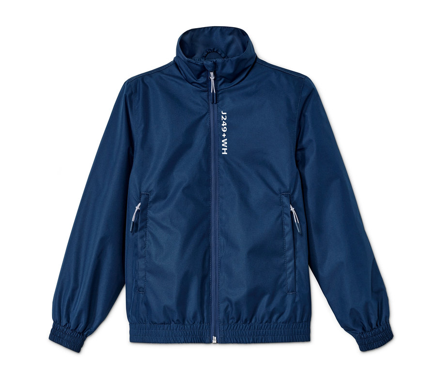 Marineblaue Allwetterjacke im Bomberjacken-Stil mit Reißverschluss und weißem J249+WH-Schriftzug auf der linken Seite.