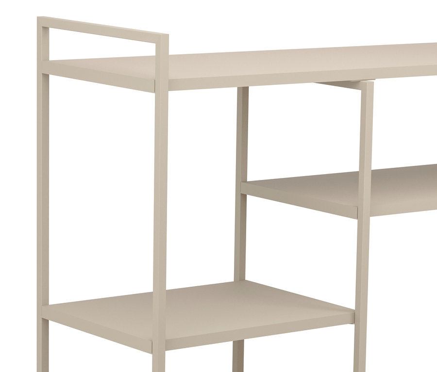 Detailansicht eines beigen Regals mit mehreren Ablageflächen.